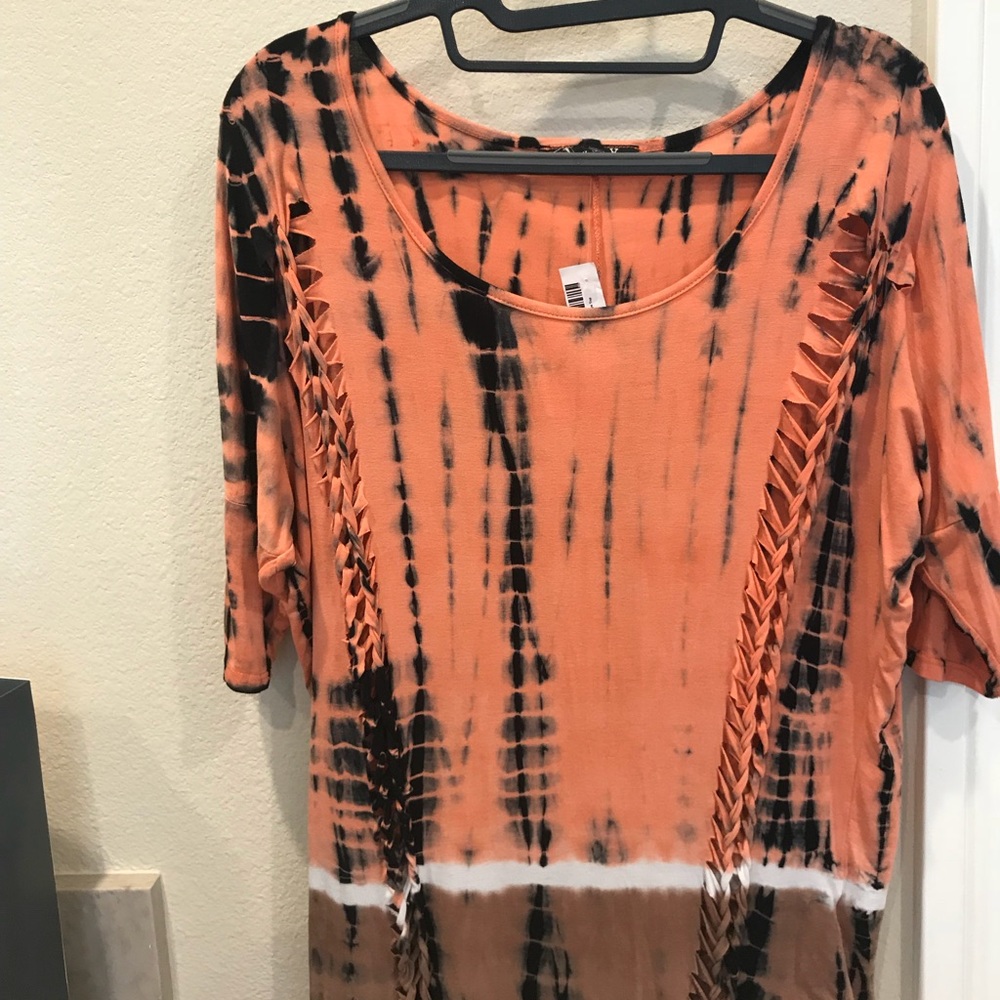 Tie Dye Top. 3/4 sleeves